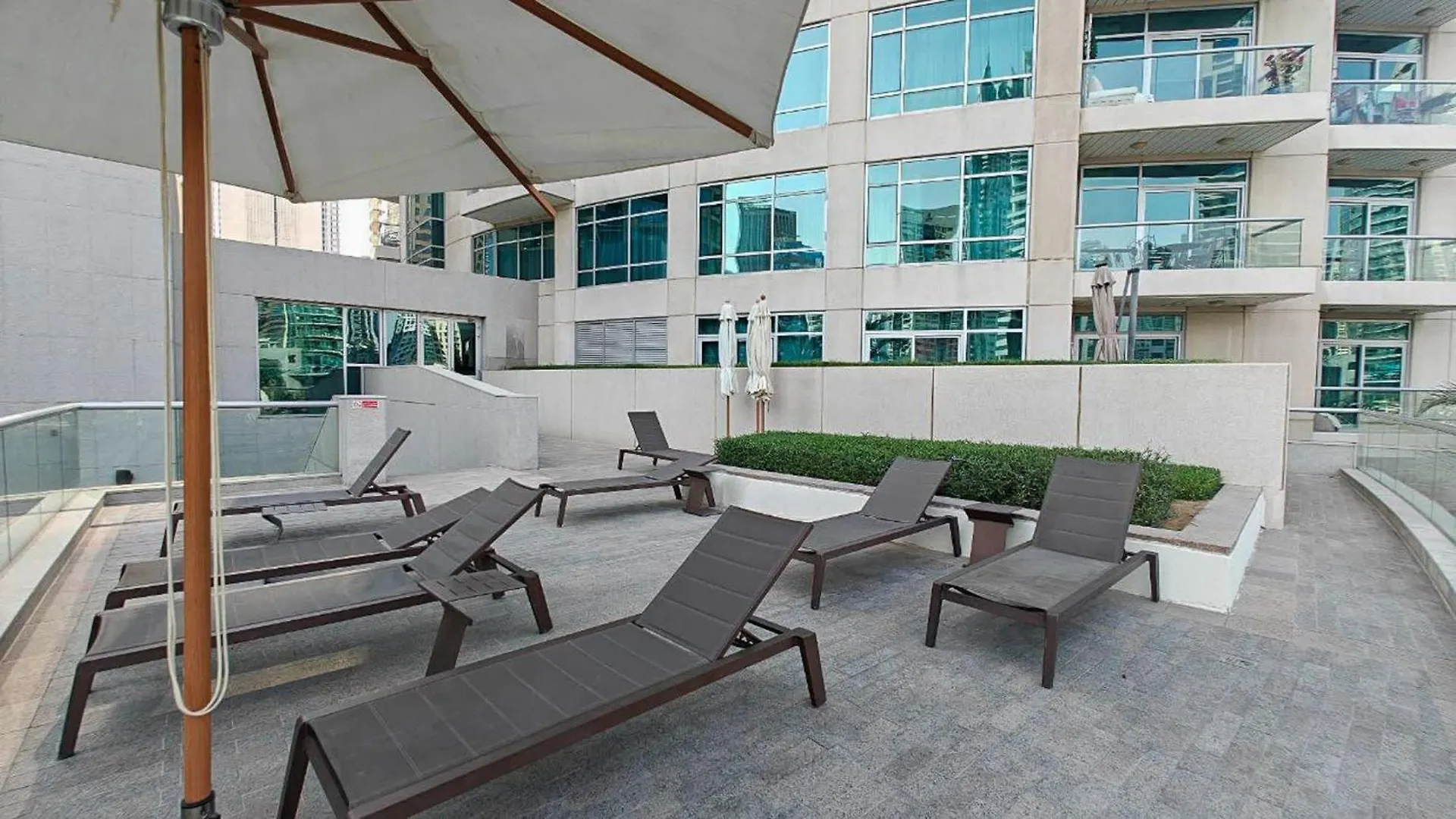 Remarkable 1 Bedroom Flat In Blakely Tower Dubai