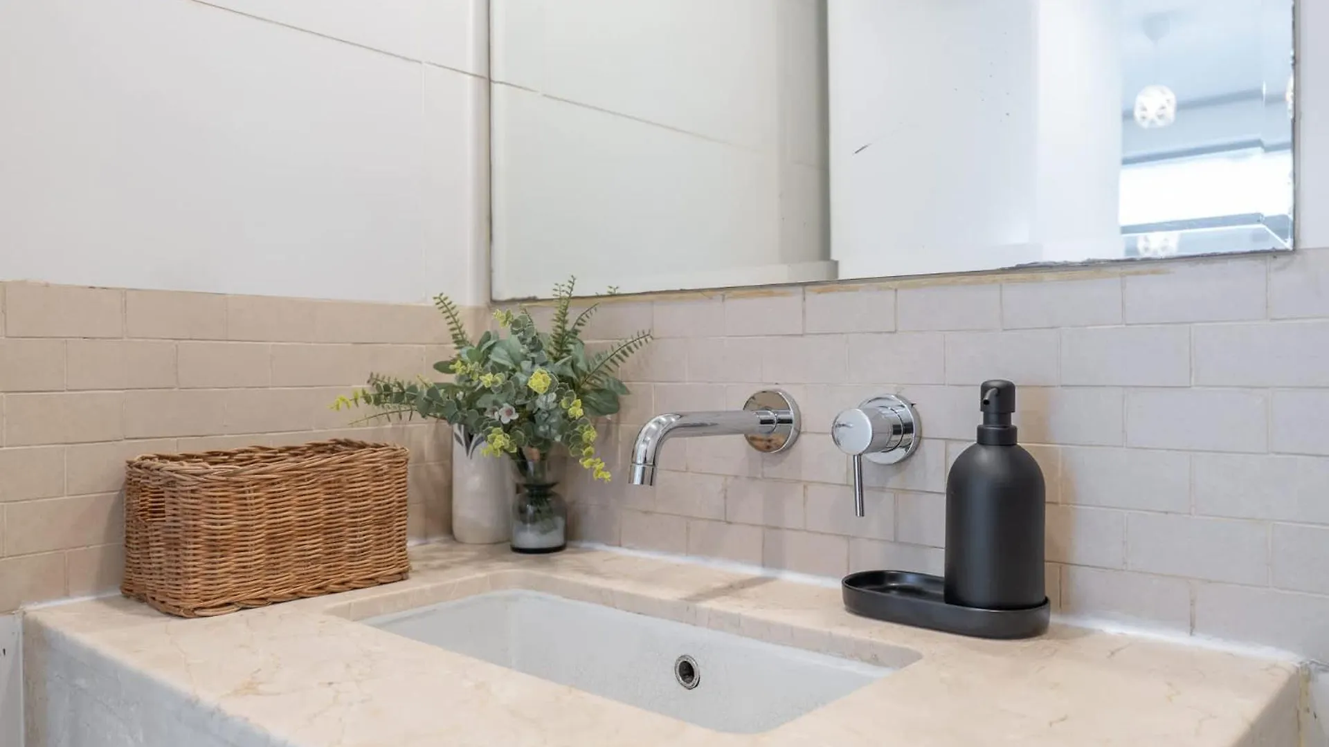 Apartment Remarkable 1 Bedroom Flat In Blakely Tower Dubai